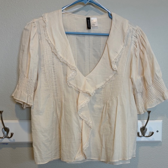 💜Ruffled Blouse (Doen Henri Dupe) - Picture 1 of 7